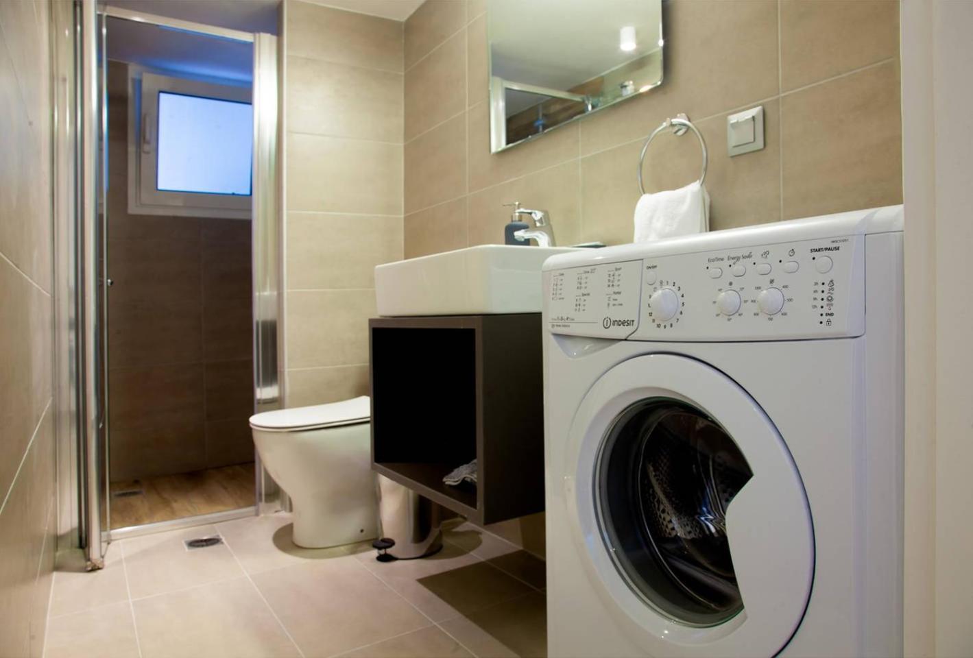 Toni'S New 2Bdroom Apartment Near Stadium Athene Buitenkant foto